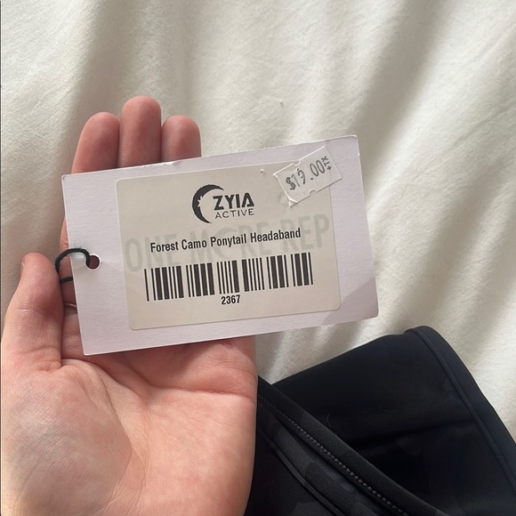 Zyia Active Black Headband - Picture 3 of 5